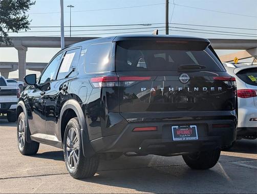 2024 Nissan Pathfinder S FWD