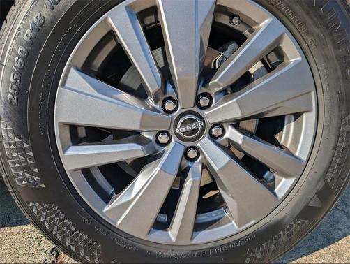 2024 Nissan Pathfinder S FWD