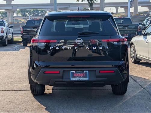 2024 Nissan Pathfinder S FWD
