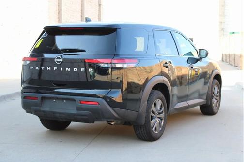 2024 Nissan Pathfinder S FWD