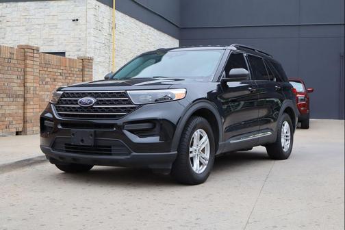 Agate Black Metallic 2022 Ford Explorer XLT