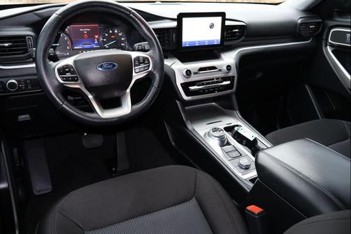 Agate Black Metallic 2022 Ford Explorer XLT