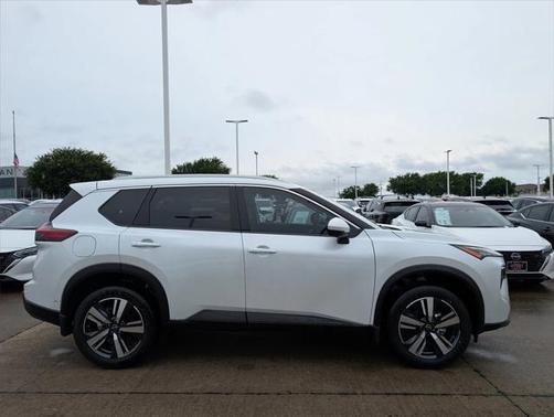 2025 Nissan Rogue SL