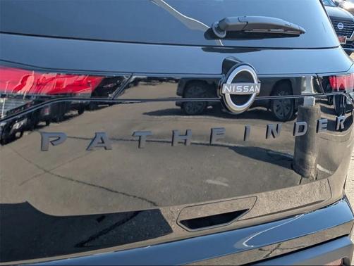 2025 Nissan Pathfinder SV FWD
