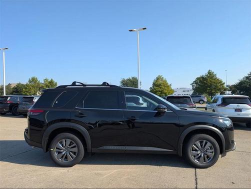2025 Nissan Pathfinder SV FWD