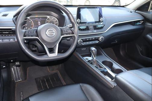Brilliant Silver Metallic 2020 Nissan Altima SR FWD