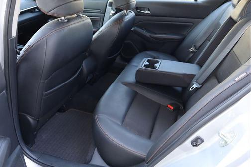 Brilliant Silver Metallic 2020 Nissan Altima SR FWD