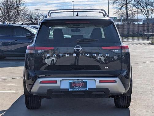 2025 Nissan Pathfinder SL FWD