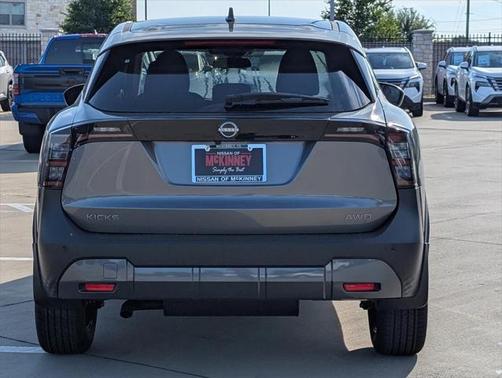 2025 Nissan Kicks SV