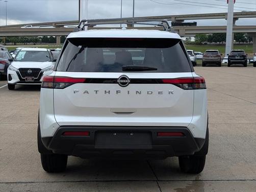2025 Nissan Pathfinder SV FWD
