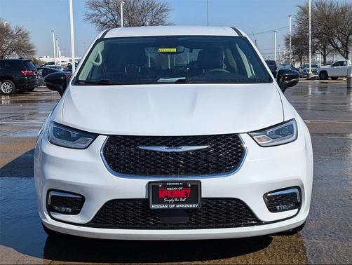 2024 Chrysler Pacifica Hybrid Select