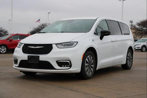 2024 Chrysler Pacifica Hybrid Select