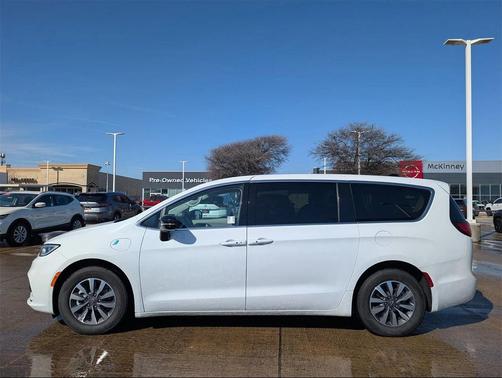 2024 Chrysler Pacifica Hybrid Select