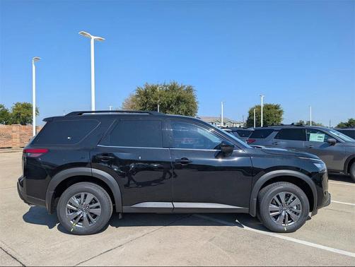2025 Nissan Pathfinder SV FWD