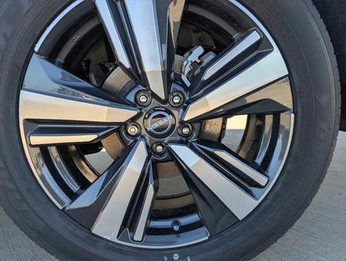 2025 Nissan Rogue SL