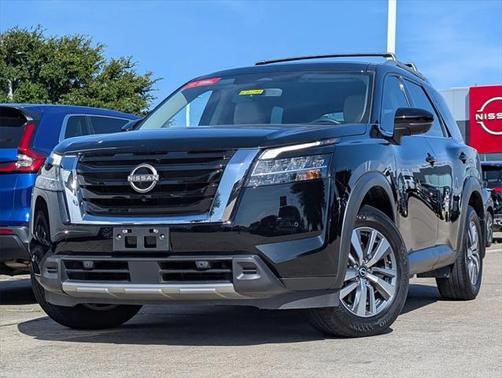 2023 Nissan Pathfinder SL FWD