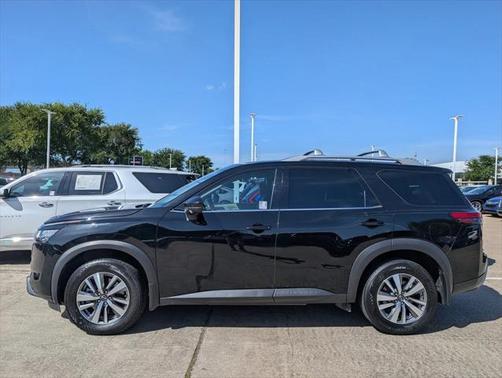 2023 Nissan Pathfinder SL FWD