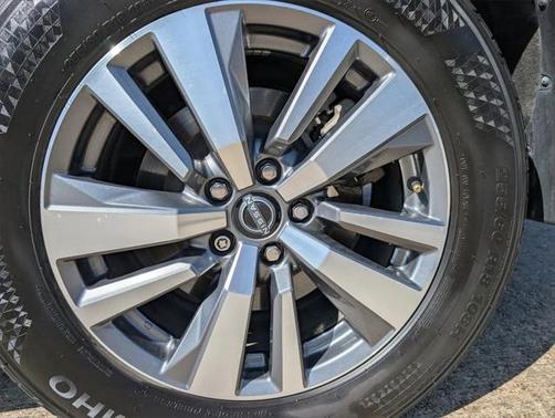 2023 Nissan Pathfinder SL FWD