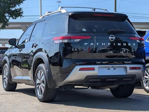 2023 Nissan Pathfinder SL FWD