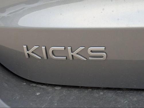 Gun Metallic 2026 Nissan Kicks SV