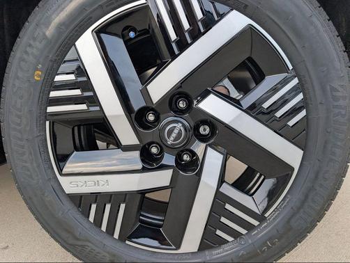 Gun Metallic 2026 Nissan Kicks SV