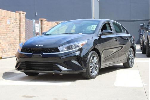 Aurora Black 2023 Kia Forte LXS