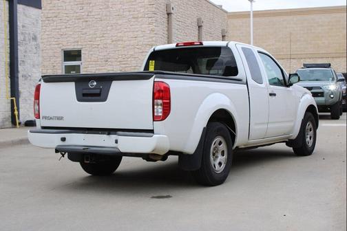 Glacier White 2017 Nissan Frontier S