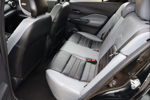 Super Black 2024 Nissan Kicks SR