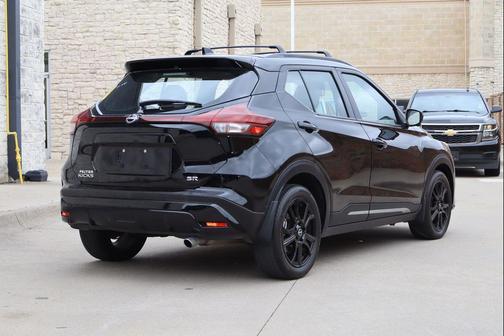 Super Black 2024 Nissan Kicks SR