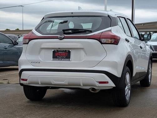 2025 Nissan Kicks S