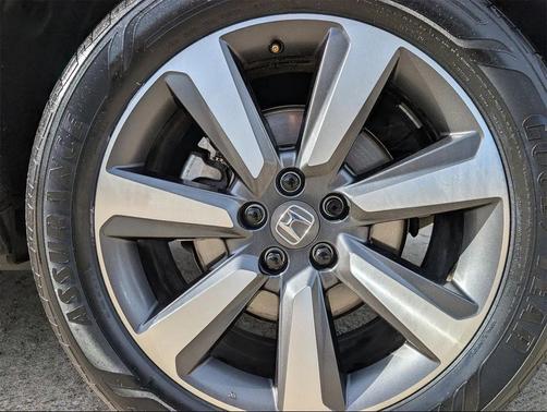 2025 Honda Pilot Touring 8-Passenger