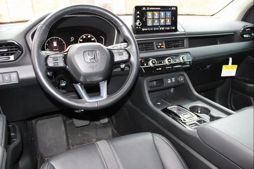 2025 Honda Pilot Touring 8-Passenger