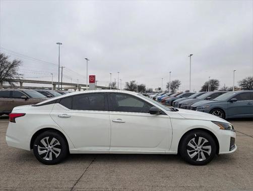 2025 Nissan Altima S FWD