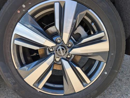 2025 Nissan Rogue SL