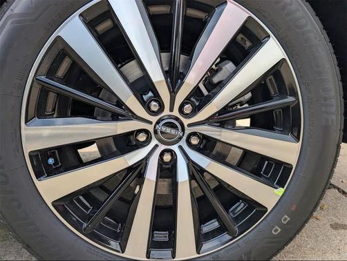 2025 Nissan Pathfinder Platinum FWD