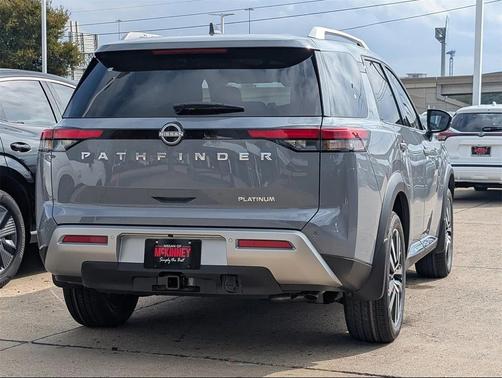 2025 Nissan Pathfinder Platinum FWD