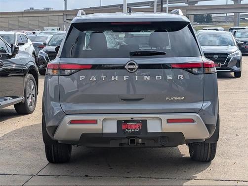 2025 Nissan Pathfinder Platinum FWD