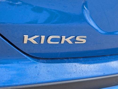 2025 Nissan Kicks S