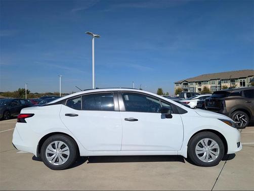 2025 Nissan Versa 1.6 S