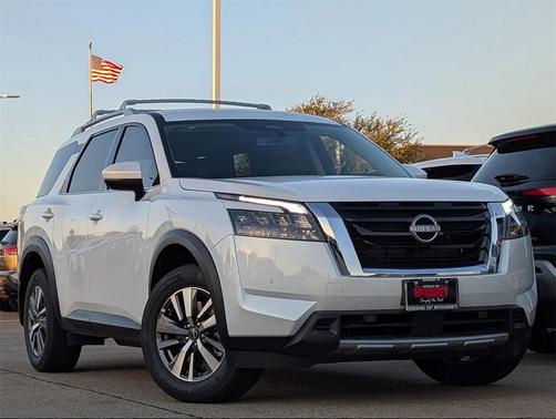 2025 Nissan Pathfinder SL 4WD