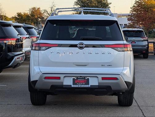 2025 Nissan Pathfinder SL 4WD