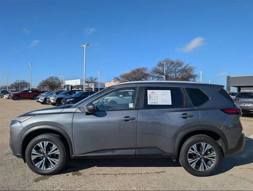 2022 Nissan Rogue SV