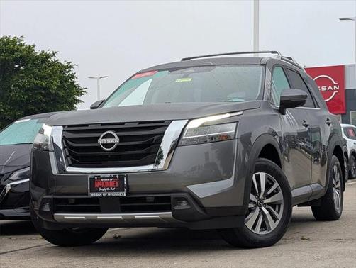 2022 Nissan Pathfinder SL 2WD