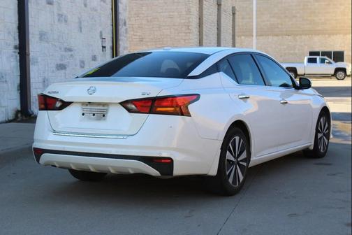 2021 Nissan Altima 2.5 SV