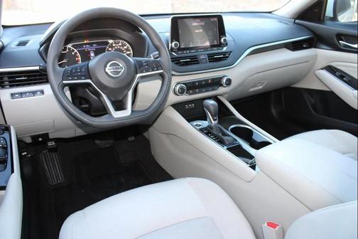 2021 Nissan Altima 2.5 SV