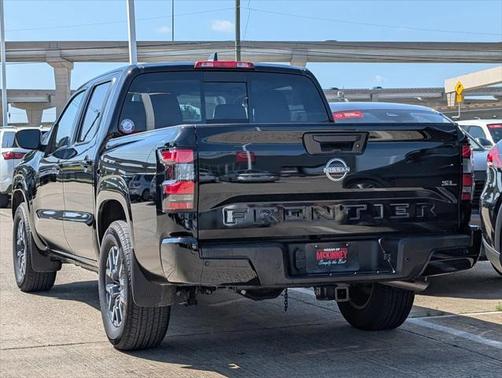 2024 Nissan Frontier SL