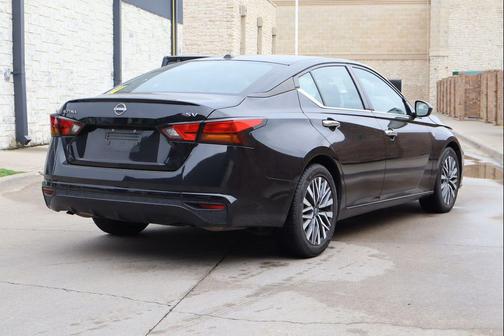 Super Black 2024 Nissan Altima 2.5 SV