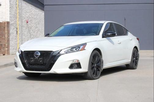 2022 Nissan Altima SR FWD