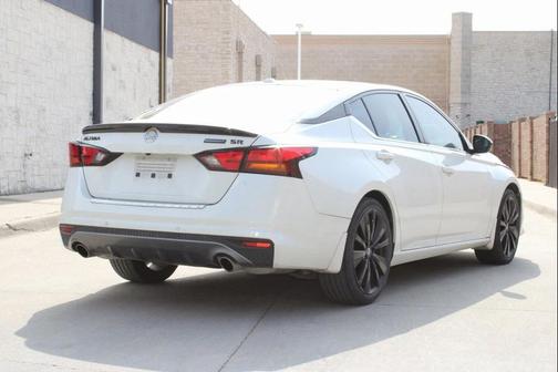 2022 Nissan Altima SR FWD