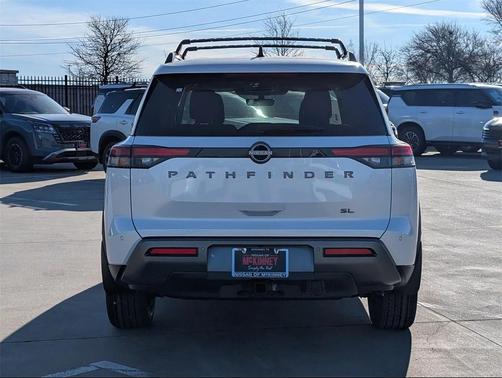 2026 Nissan Pathfinder SL